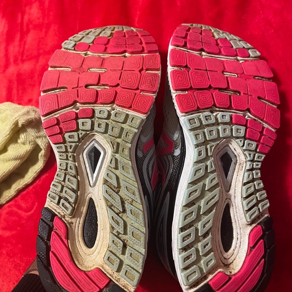 Ladies 11 New Balance Running Shoes 880V7 - Picture 5 of 5